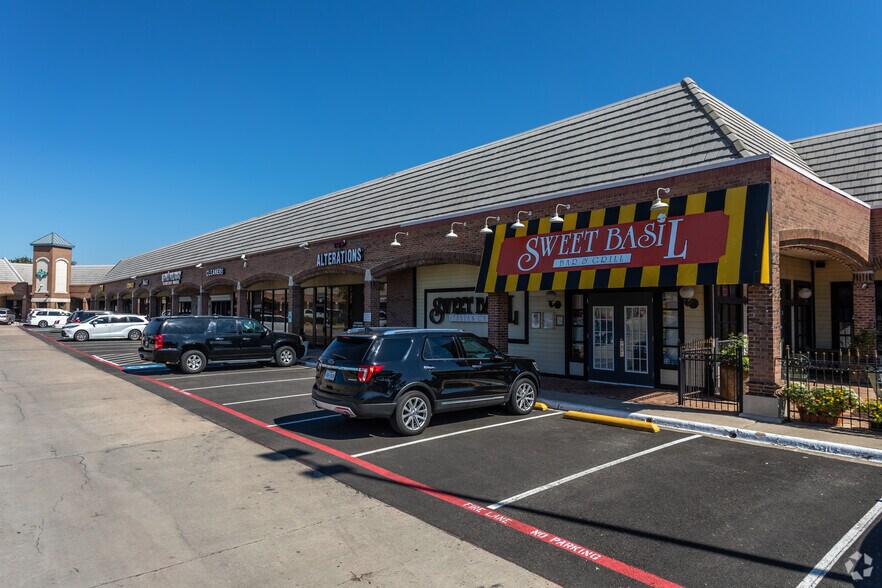 17610 Midway Rd, Dallas, TX à louer - Photo de l’immeuble – Image 3 sur 8