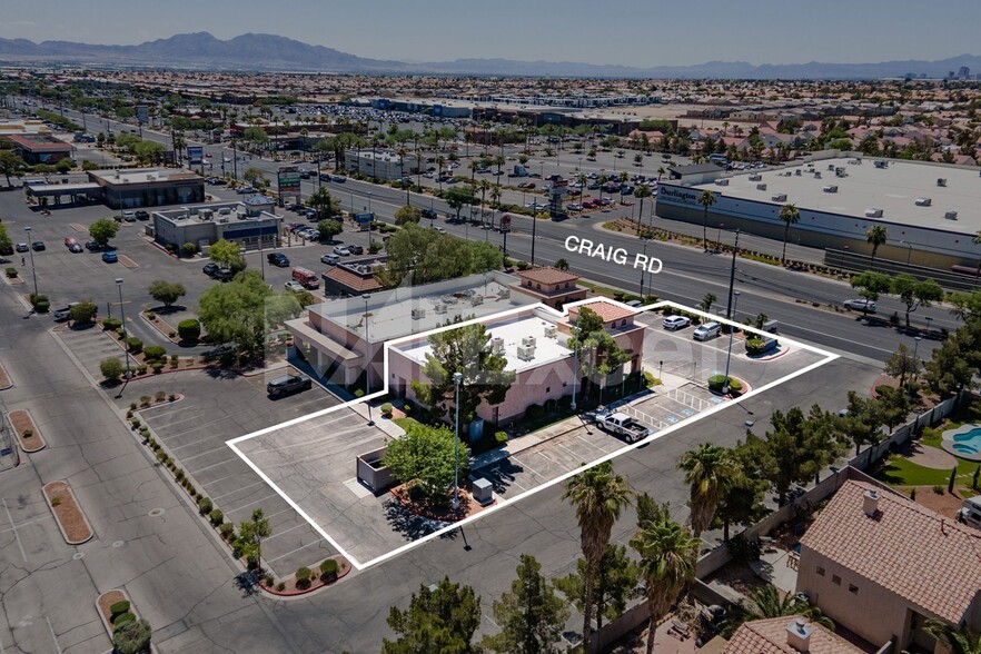 2202 W Craig Rd, North Las Vegas, NV à louer - Photo de l’immeuble – Image 3 sur 6