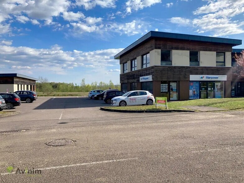 Bureau dans Luxeuil-les-Bains à louer - Photo de l’immeuble – Image 2 sur 12