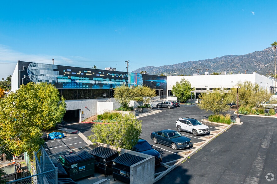 1011 Grandview Ave, Glendale, CA à vendre - Photo principale – Image 1 sur 4