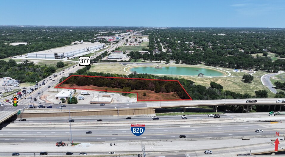 5210 Denton Hwy, Haltom City, TX à vendre - Photo de l’immeuble – Image 2 sur 2