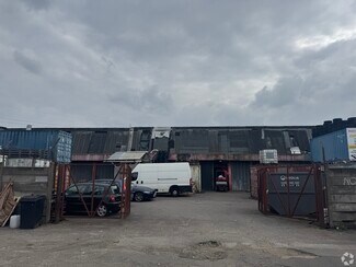 Plus de détails pour Units 8-12 Moss House, 1-7 Garman Rd, Londres - Industriel/Logistique à vendre