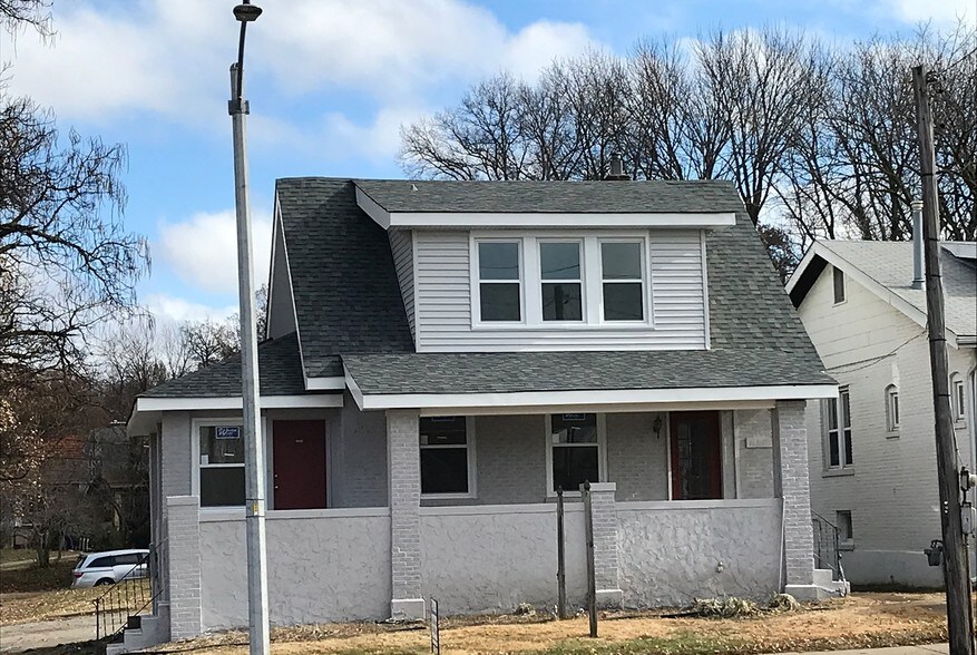 1600 S Big Bend Blvd, Richmond Heights, MO à louer - Photo de l’immeuble – Image 2 sur 3