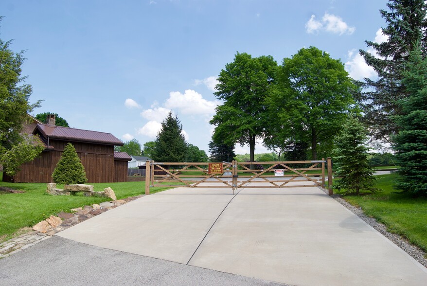 690-692 State Route 66, Leechburg, PA à vendre - Photo de l’immeuble – Image 3 sur 76