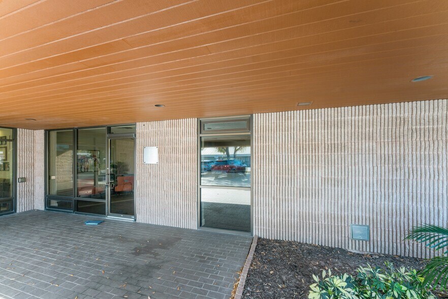 1961 Floyd St, Sarasota, FL à louer - Photo de l’immeuble – Image 3 sur 18