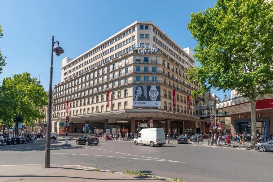 50 Boulevard Haussmann, Paris à louer - Photo de l’immeuble – Image 2 sur 16