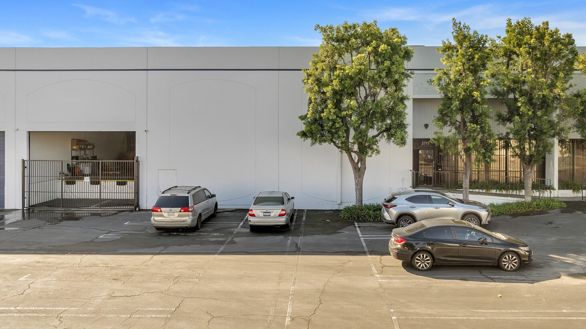 2707-2751 S Alameda St, Los Angeles, CA à louer Photo de l’immeuble– Image 1 sur 10