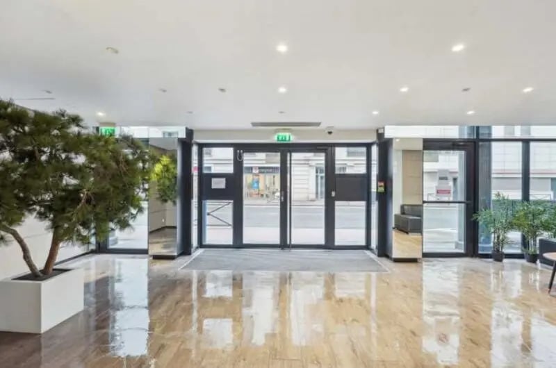 38 Rue Victor Hugo, Levallois-Perret à louer - Photo de l’immeuble – Image 2 sur 20
