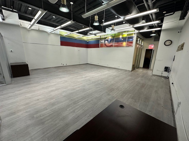 13620 38th Ave, Flushing, NY 11354 - Lot 3J -  - Photo intérieure - Image 2 of 3