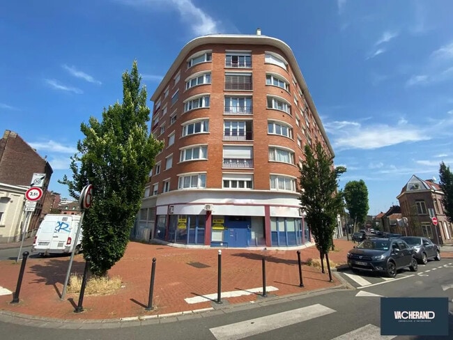 Plus de détails pour Local commercial à vendre