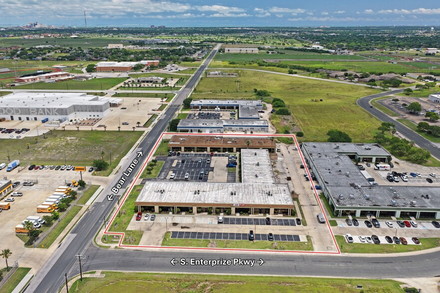 5541 Bear Ln, Corpus Christi, TX à vendre - Photo de l’immeuble – Image 3 sur 19