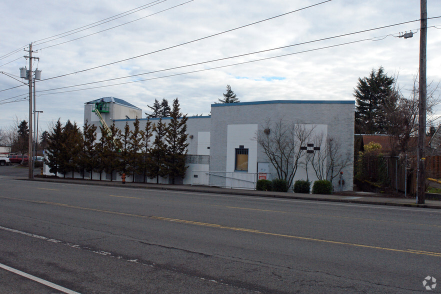 4346 NE Cully Blvd, Portland, OR à louer - Photo de l’immeuble – Image 2 sur 4