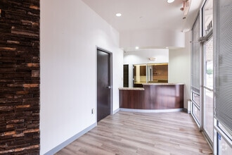 701-731 W Davis St, Houston, TX à louer Hall d’entrée– Image 2 sur 7