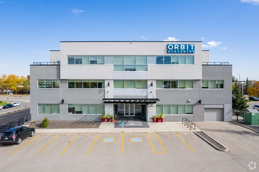 5 Richard Way SW, Calgary, AB à louer - Photo de l’immeuble – Image 3 sur 6