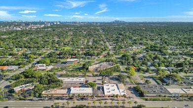 1420 NE 163rd St, North Miami Beach, FL - VUE AÉRIENNE  vue de carte - Image1