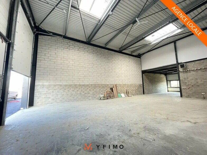 Local d'activités dans Flins-sur-Seine à vendre - Photo de l’immeuble – Image 1 sur 6