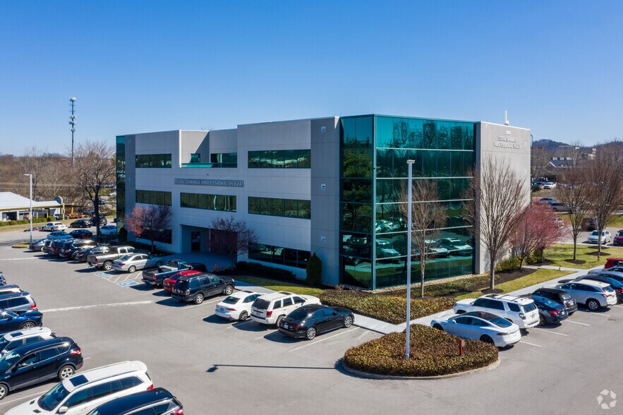 2001 Mallory Ln, Franklin, TN à louer - Photo de l’immeuble – Image 3 sur 6