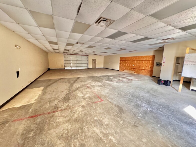 210 Wyoming Blvd, Pleasanton, TX à louer - Photo de l’immeuble – Image 3 sur 15