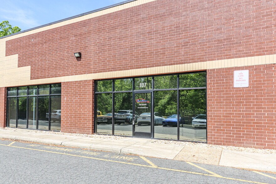 3619 Richmond Hwy, Stafford, VA à louer - Photo principale – Image 1 sur 34