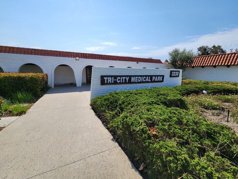 3230 Waring Ct, Oceanside, CA à vendre - Photo de l’immeuble – Image 2 sur 43