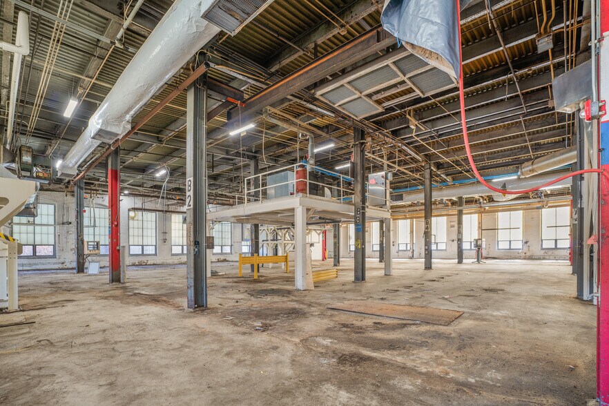 20 Cameron St, Clinton, MA à louer - Photo de l’immeuble – Image 3 sur 5