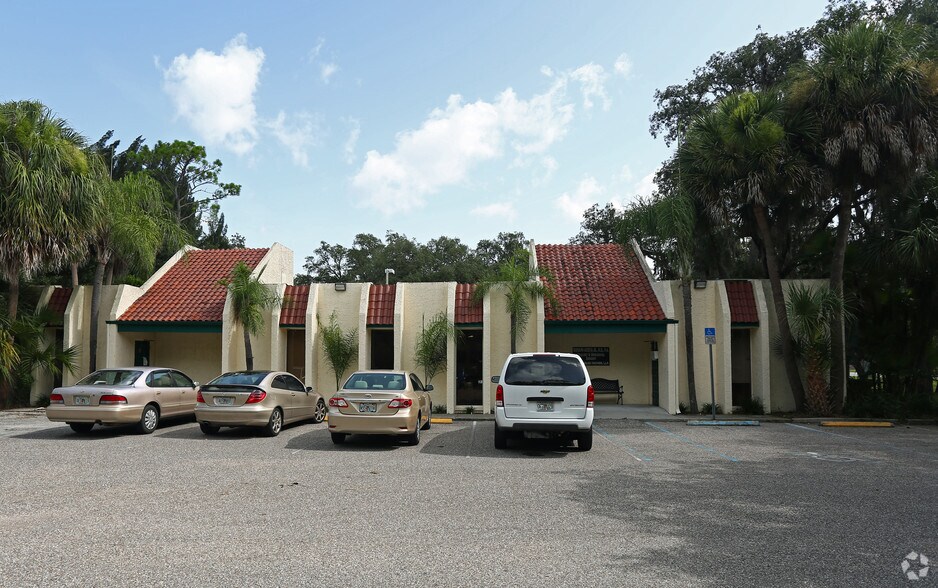12408 N 56th St, Tampa, FL à vendre - Photo de l’immeuble – Image 2 sur 6