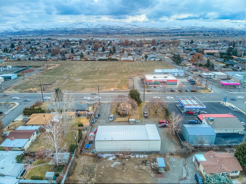3703 W Nob Hill Blvd, Yakima, WA à louer - Photo de l’immeuble – Image 3 sur 24