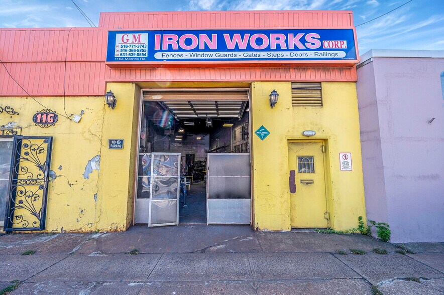 116 E Merrick Rd, Freeport, NY à vendre - Photo de l’immeuble – Image 2 sur 15