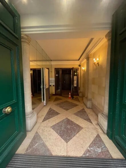 40 Rue Notre-Dame Des Victoires, Paris à louer - Hall d’entrée – Image 3 sur 10