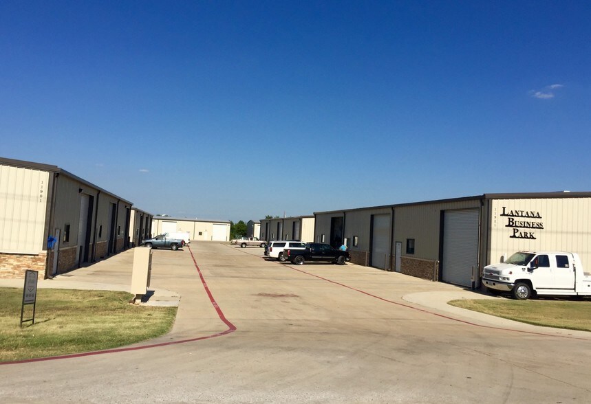 11901-11911 Hilltop Rd, Argyle, TX à louer - Photo de l’immeuble – Image 3 sur 7