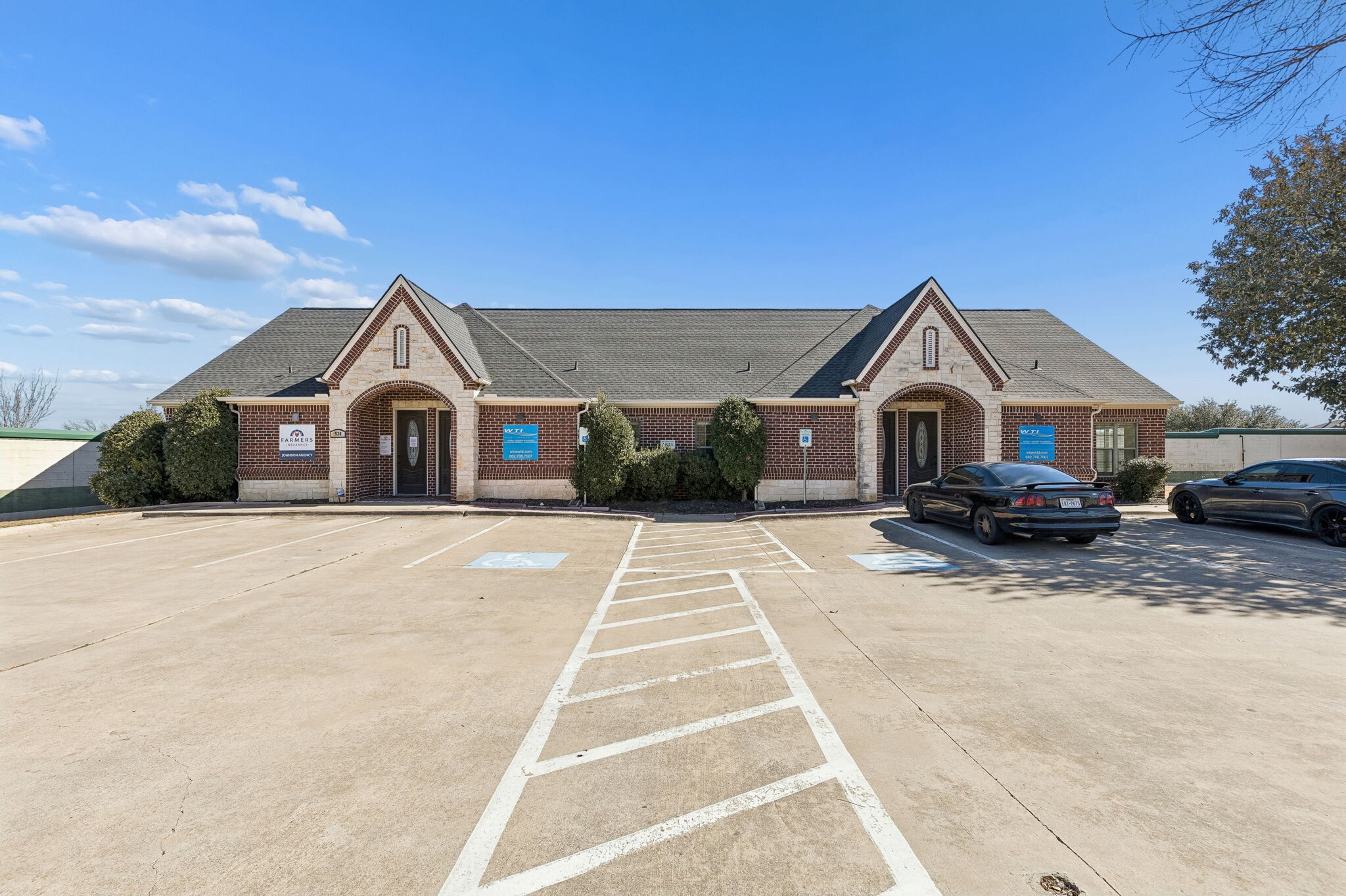 6636 N Riverside Dr, Fort Worth, TX à louer Photo de l’immeuble– Image 1 sur 17