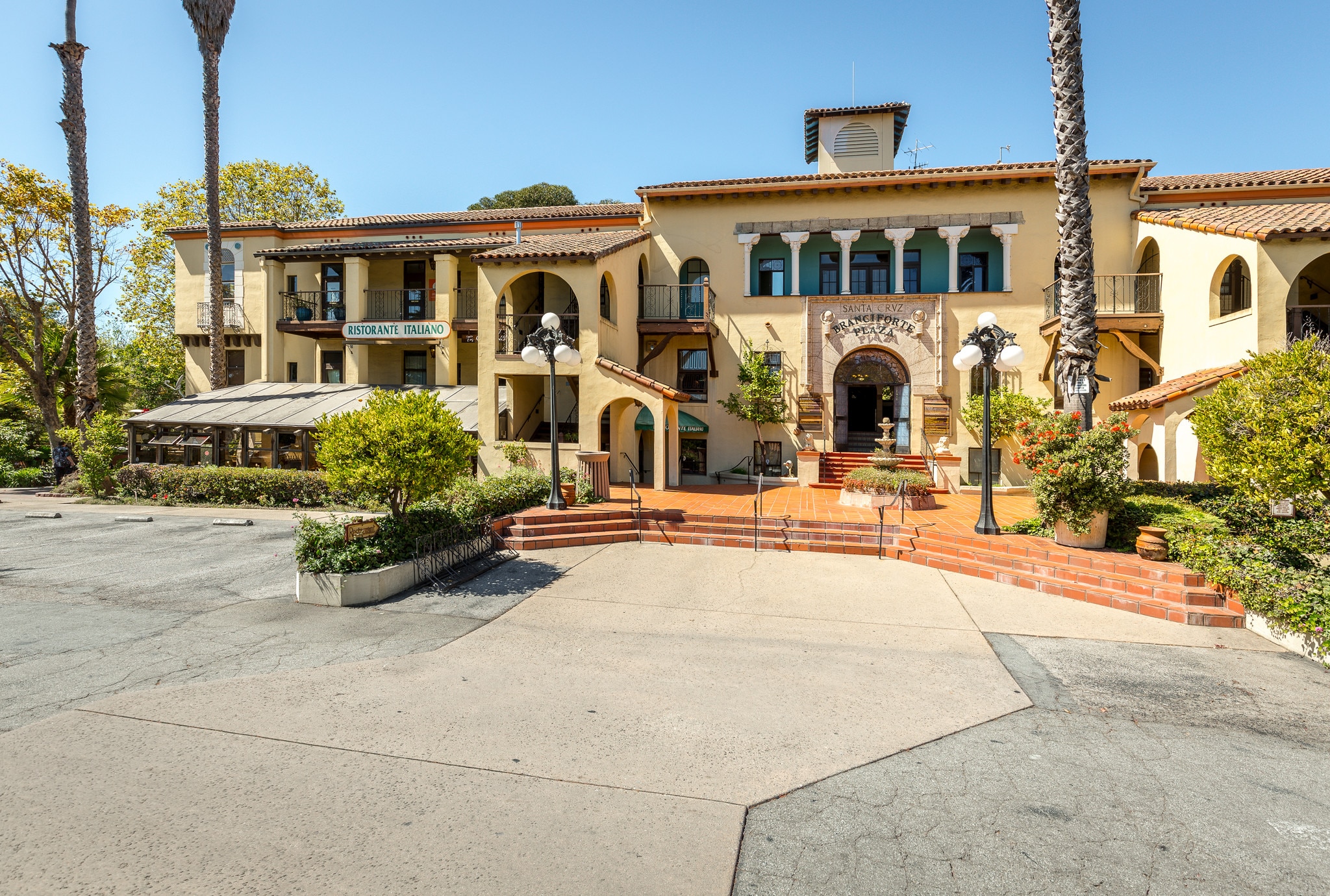 555 Soquel Ave, Santa Cruz, CA à louer Photo principale– Image 1 sur 12
