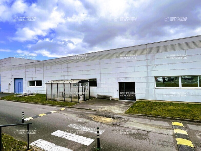 Local d’activités dans Semoy à louer - Photo de l’immeuble – Image 3 sur 14