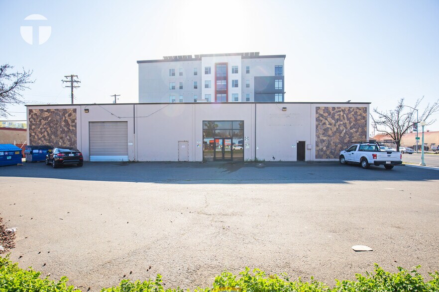 6500 Elvas Ave, Sacramento, CA à vendre - Photo de l’immeuble – Image 3 sur 18