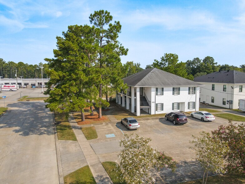 1415 Delplaza Dr, Baton Rouge, LA à louer - Photo de l’immeuble – Image 2 sur 4