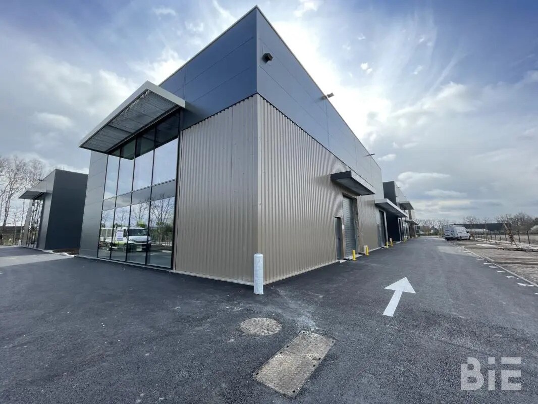 Local d’activités dans Mérignac à louer Photo de l’immeuble– Image 1 sur 8