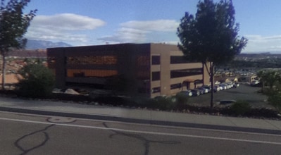 1173 S 250 W, Saint George, UT à louer Photo de l’immeuble– Image 1 sur 19