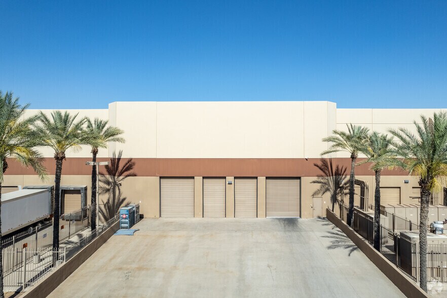 525 W Alameda Dr, Tempe, AZ à louer - Photo de l’immeuble – Image 2 sur 7