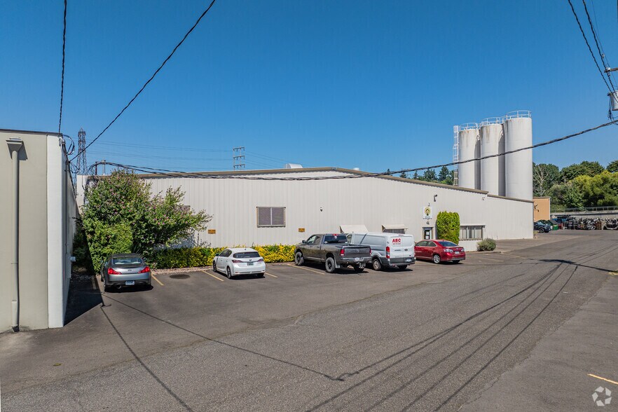 2425-2505 SE Moores St, Milwaukie, OR à vendre - Photo de l’immeuble – Image 3 sur 10