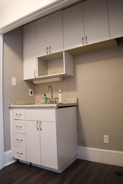 5540 Mcneely Dr, Raleigh, NC à vendre - Photo de l’immeuble – Image 3 sur 8