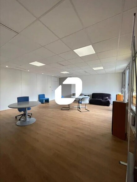 Bureau dans Meylan à louer - Photo de l’immeuble – Image 3 sur 8