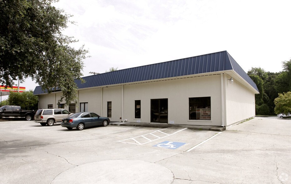 7602 Waters Ave, Savannah, GA à louer - Photo principale – Image 1 sur 3