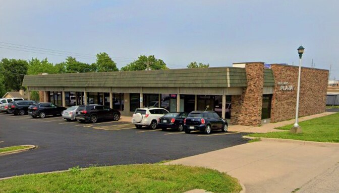 911 SW 37th St, Topeka, KS à louer Photo de l’immeuble– Image 1 sur 7