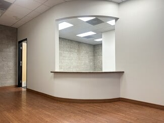 Plus de détails pour 120 N Maclay Ave, San Fernando, CA - Bureau à louer