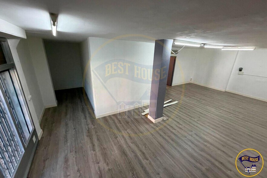 Immeuble residentiel dans Cuenca, Cuenca à vendre - Photo de l’immeuble – Image 2 sur 2