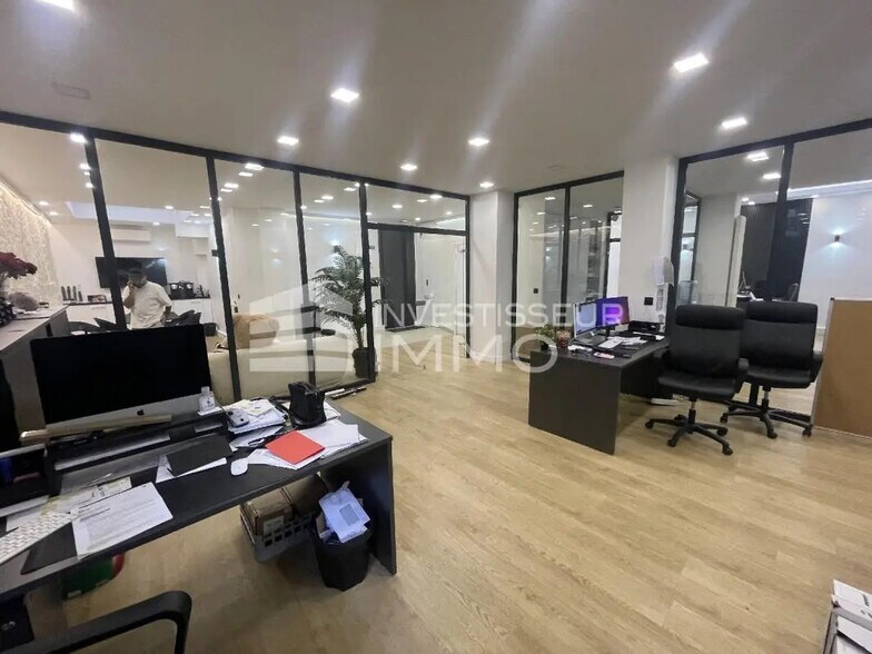 Bureau dans Paris à vendre - Photo de l’immeuble – Image 1 sur 8