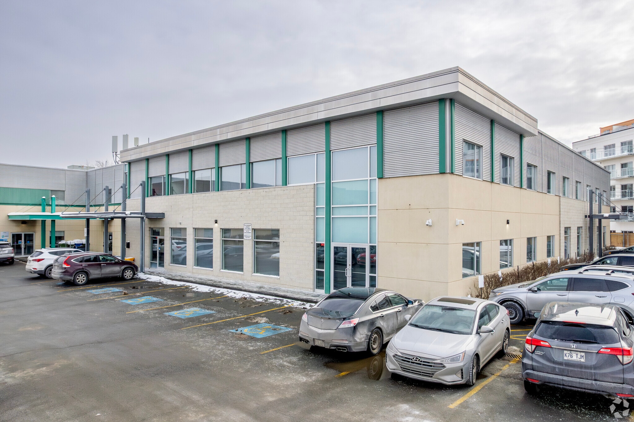 8550-8560 Boul Newman, Montréal, QC à louer Photo principale– Image 1 sur 5