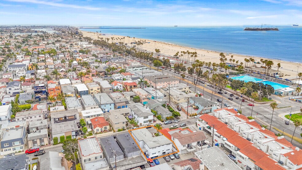 25 Bennett Ave, Long Beach, CA à vendre - Photo de l’immeuble – Image 1 sur 4