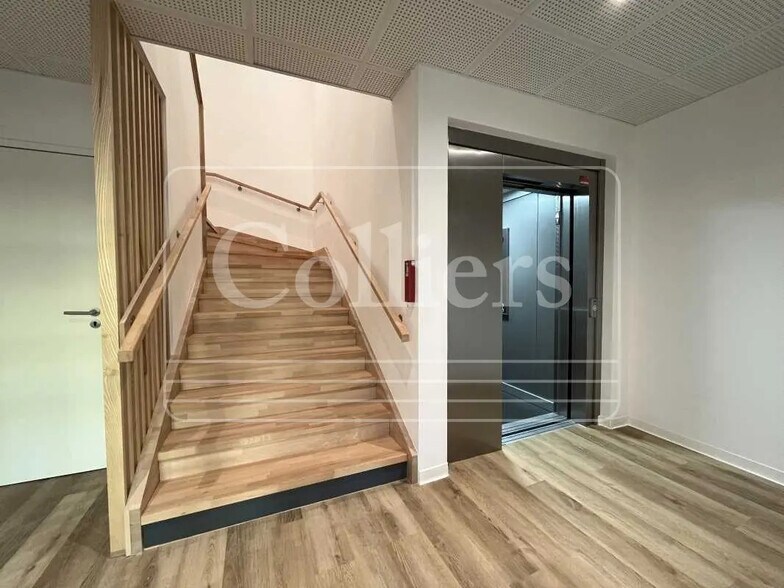 Bureau dans Éguilles à vendre - Photo de l’immeuble – Image 2 sur 11