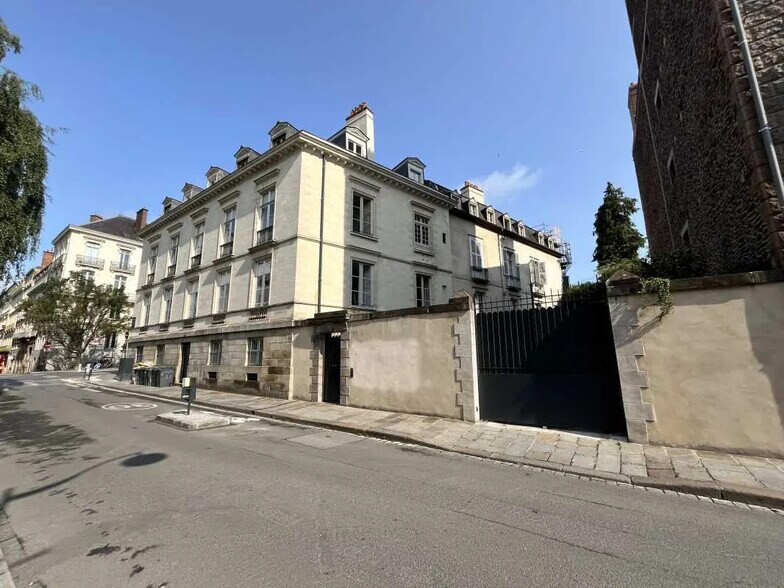 Bureau dans Rennes à louer - Photo de l’immeuble – Image 1 sur 9